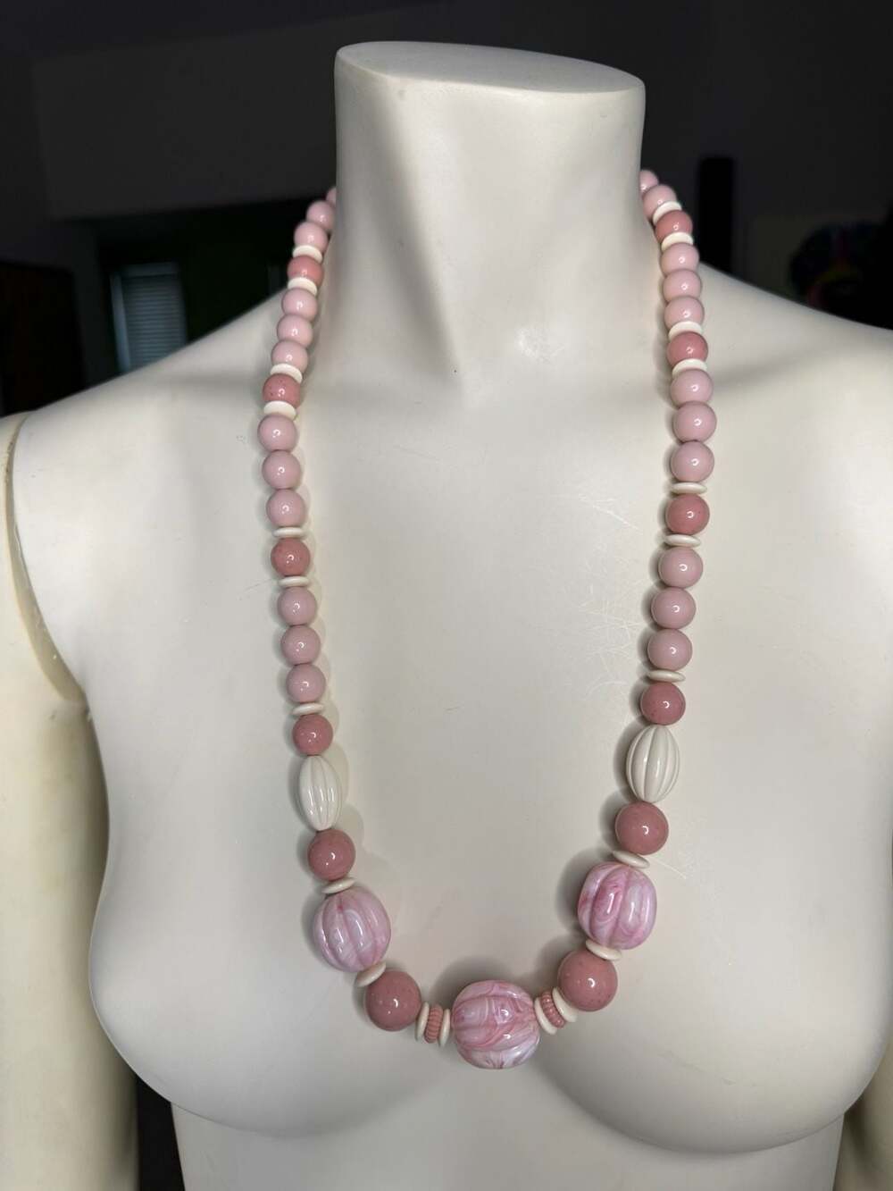 Pink White Plastic Bead Necklace Single Strand VTG Costume Jewelry